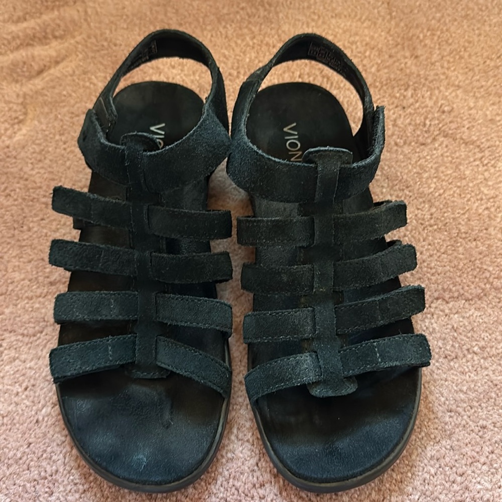 Women’s Vionic Fisherman Sandals | Gently worn | Black Suede | Adjustable Velcro